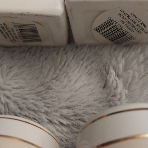 Vintage Las Vegas Ceramic Salt & Pepper Shaker Sets - Picture 5 of 6